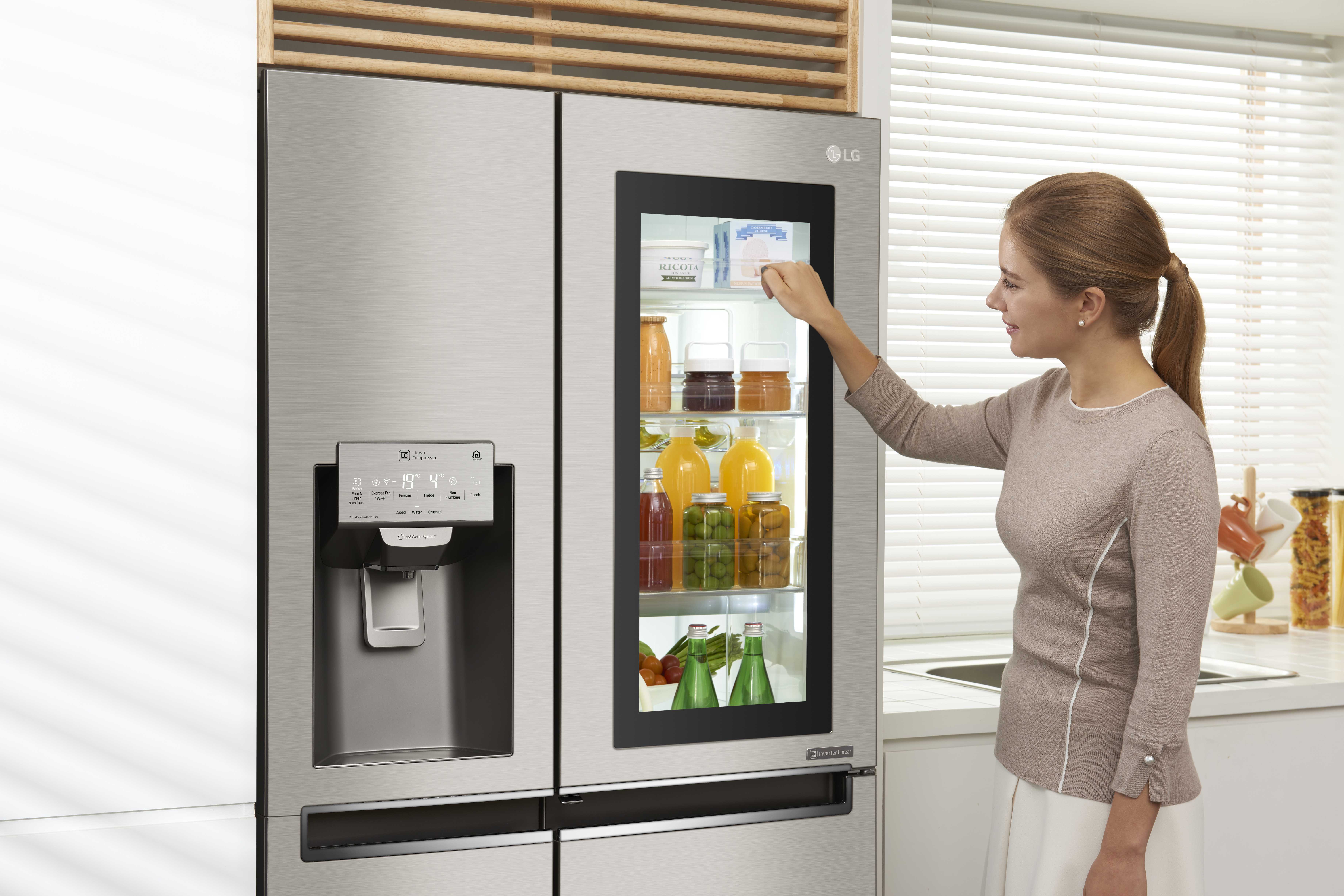 Какие холодильники лучше по качеству. Холодильник LG instaview. Холодильник LG instaview GC-q247cbdc. Холодильник (Side-by-Side) LG GC-q247cbdc. Холодильник LG двухдверный с прозрачной дверью.