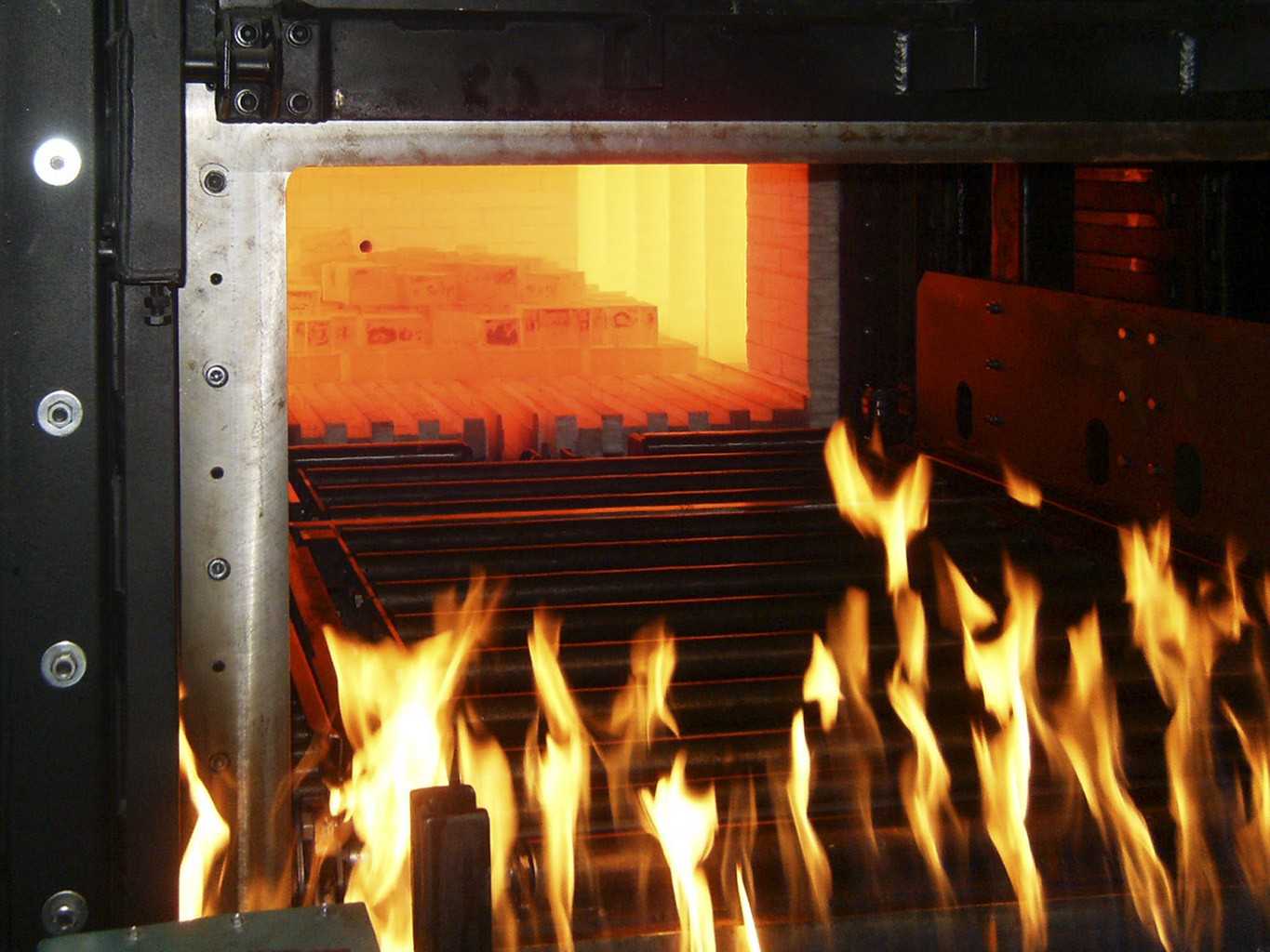 Печи плазма. Термическая обработка металлов отжиг. Отжиг термообработка. Термическая печь. Печь для отжига металла.