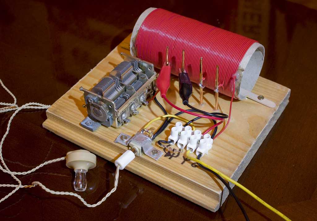 Простейший передатчик(ам) св-дв  на одном транзисторе.